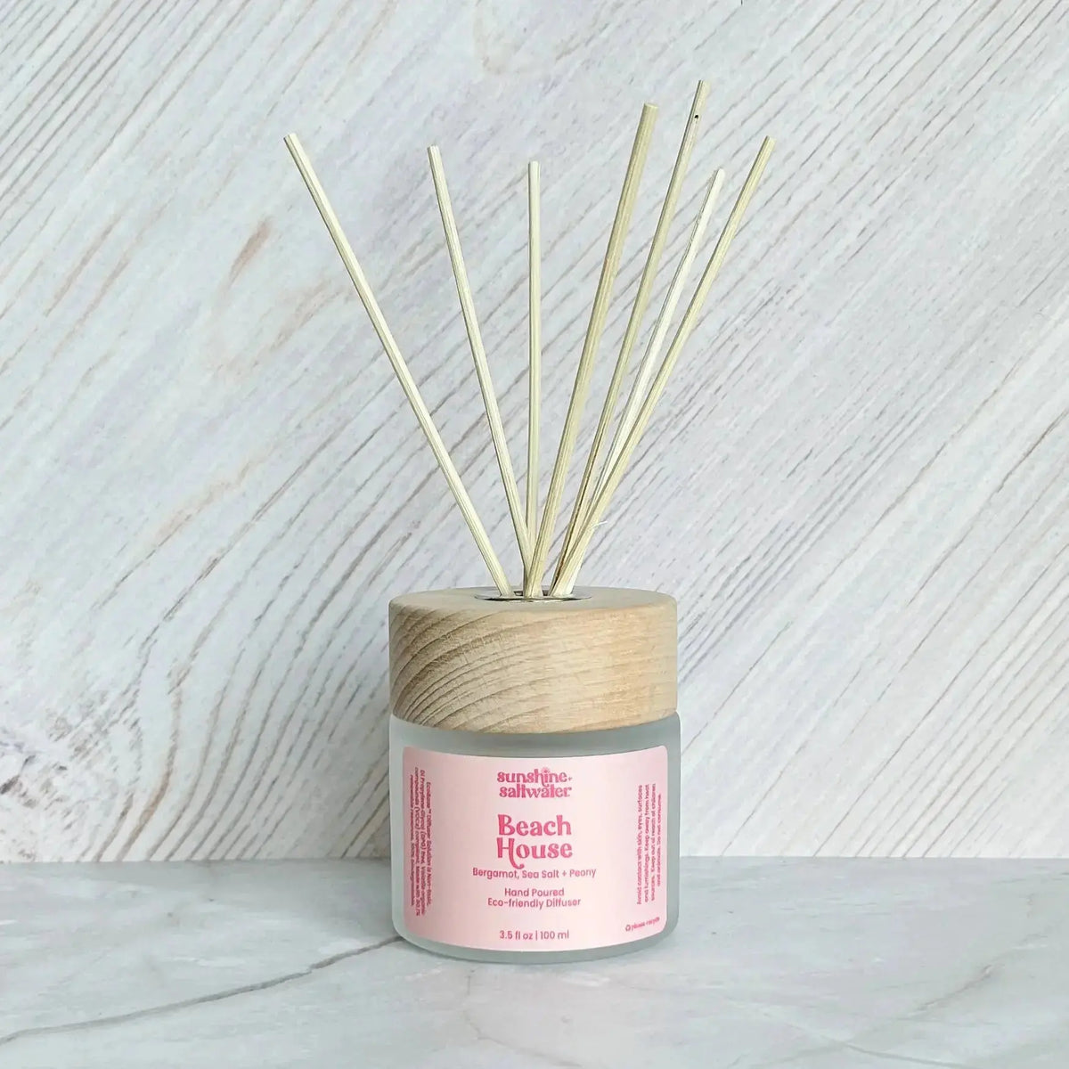Peony reed diffuser for beach house Beach-themed home with rattan reed diffuser sticks