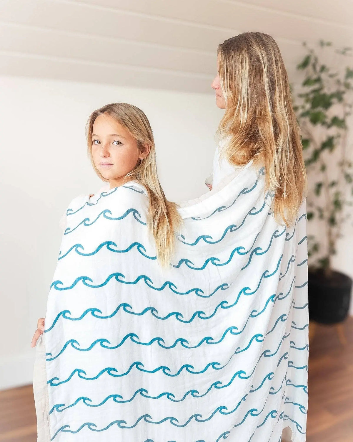 Throw Blanket: Waves