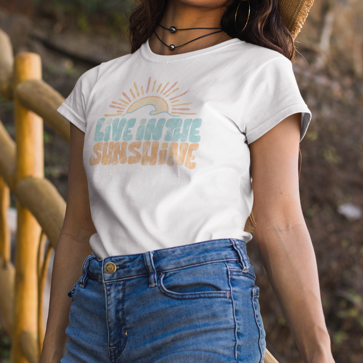 Live In The Sunshine (Distressed) | Women&#39;s Tee